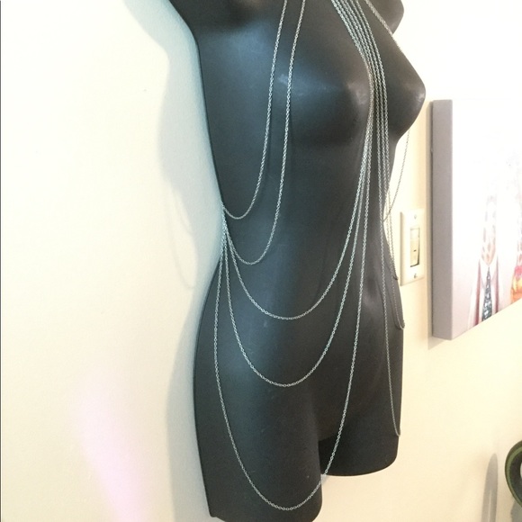 Showstopper Body Chain🔗😎 - Picture 4 of 10